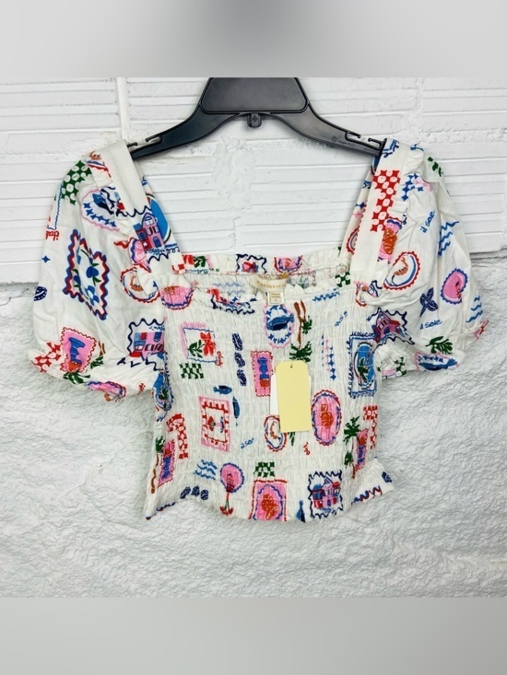 NWT monteau White Smocked Puff Sleeve linen Top with Multicolor fun travel Print